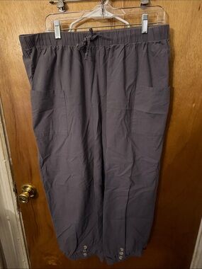Women's Elastic Drawstring Capris with Patch Pockets - Gray